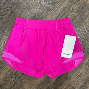 NWT Lululemon Hotty Hot Shorts 4"